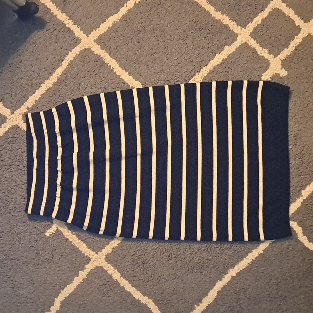 Gap Size S small midi skirt black and white striped